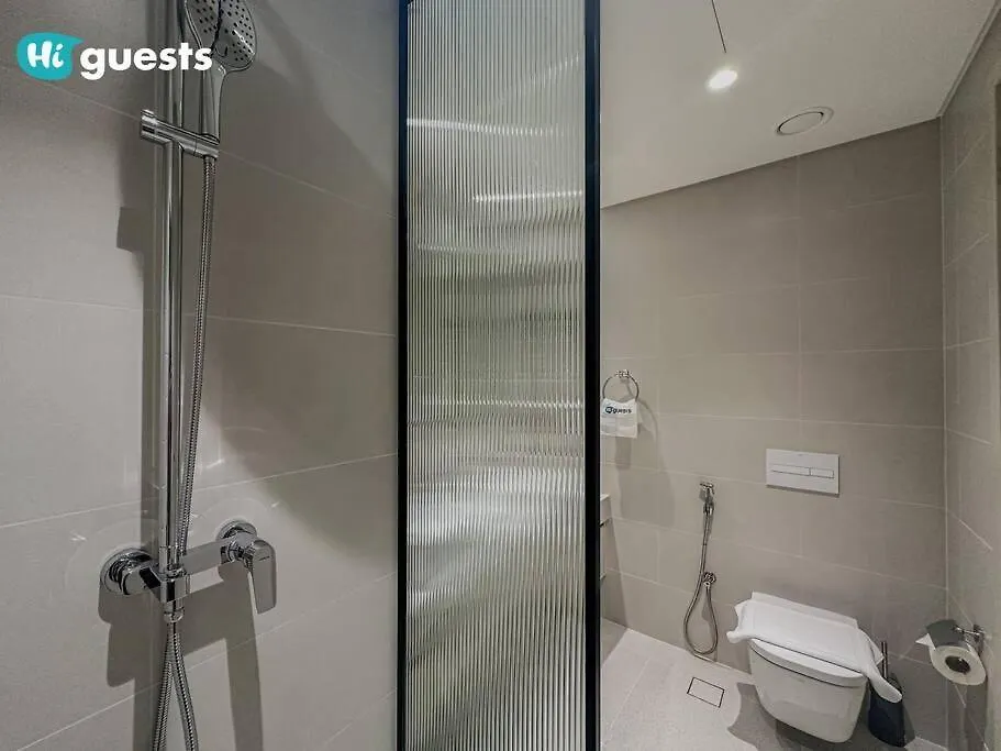 Elegant 2-Bedroom Retreat At Marina Vista 2 Dubai