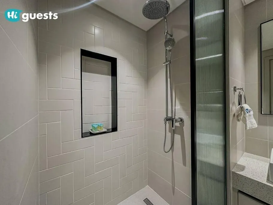 Apartment Elegant 2-Bedroom Retreat At Marina Vista 2 Dubai
