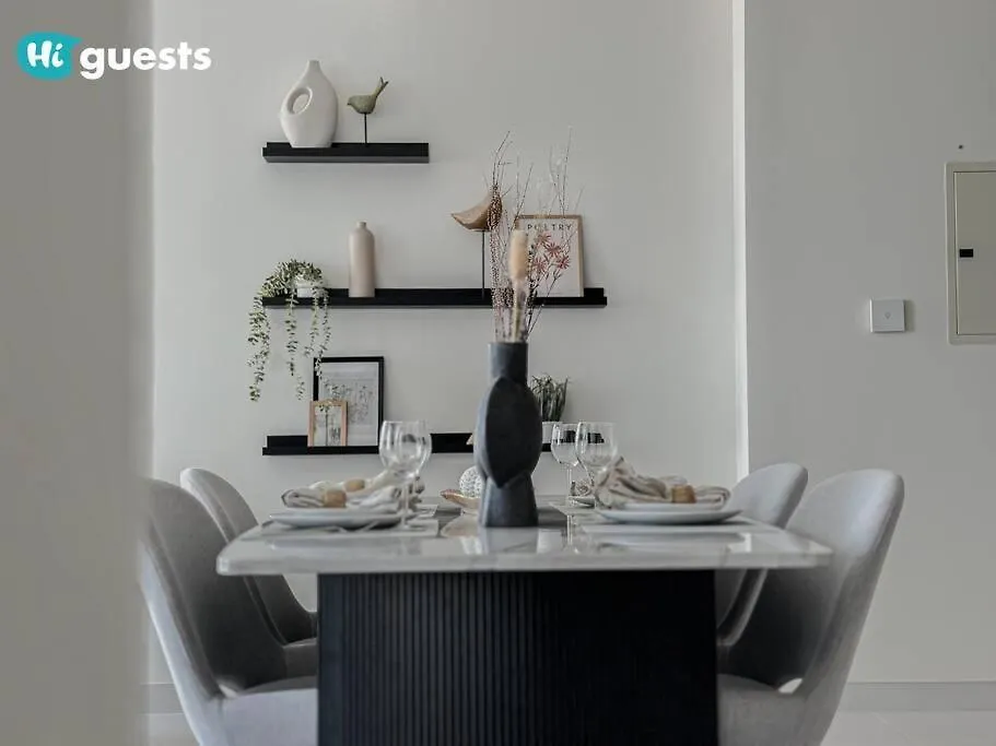 Elegant 2-Bedroom Retreat At Marina Vista 2 Dubai Apartment