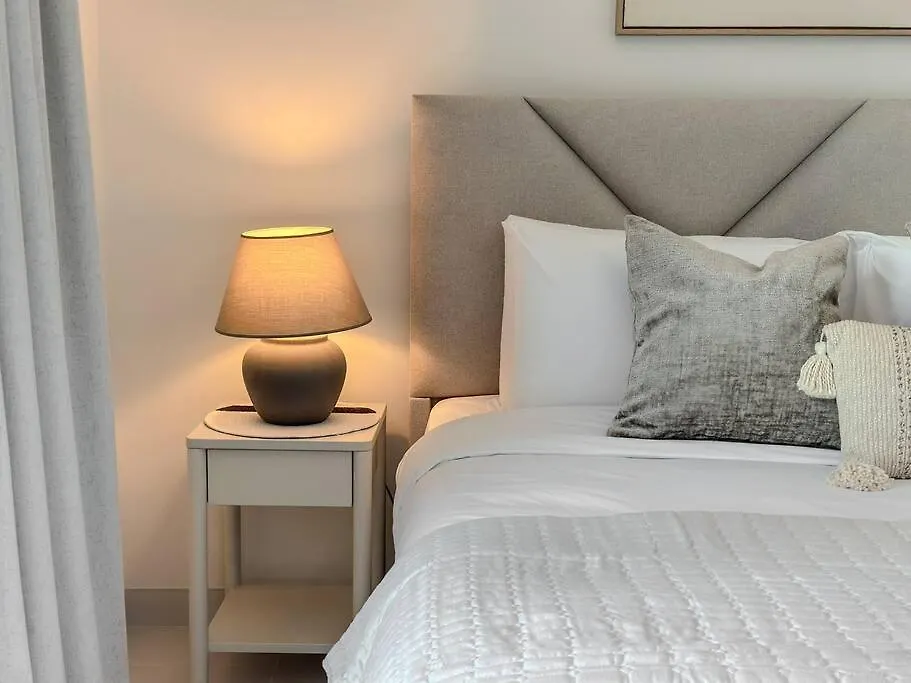 Elegant 2-Bedroom Retreat At Marina Vista 2 Dubai Apartment