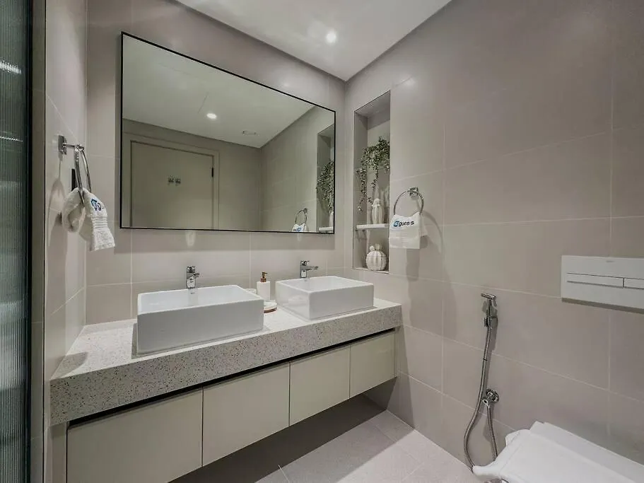 Elegant 2-Bedroom Retreat At Marina Vista 2 Dubai Apartment