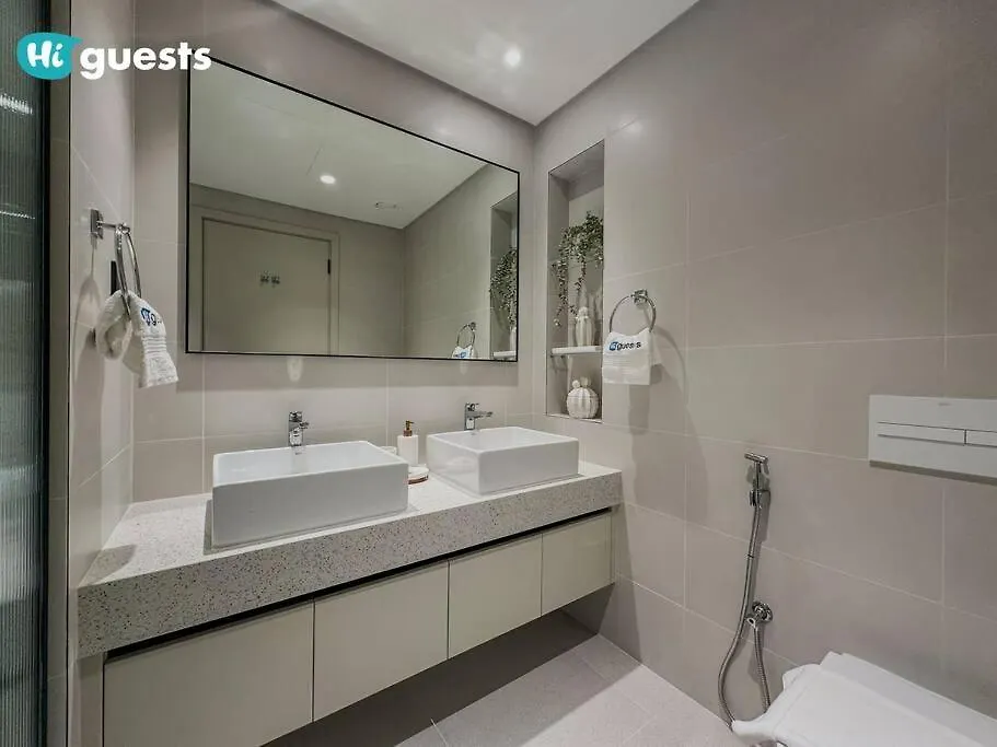Elegant 2-Bedroom Retreat At Marina Vista 2 Dubai 0*,  United Arab Emirates