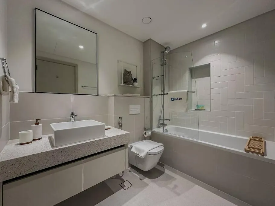 Elegant 2-Bedroom Retreat At Marina Vista 2 Dubai
