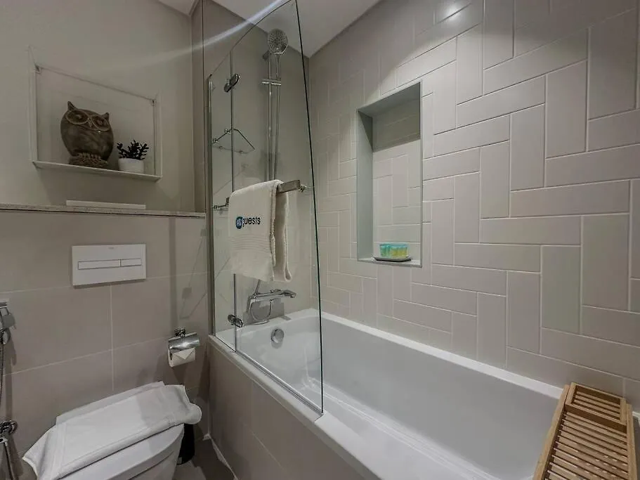 Elegant 2-Bedroom Retreat At Marina Vista 2 Dubai Apartment