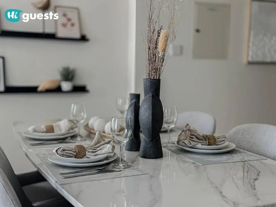 Elegant 2-Bedroom Retreat At Marina Vista 2 Dubai 0*,