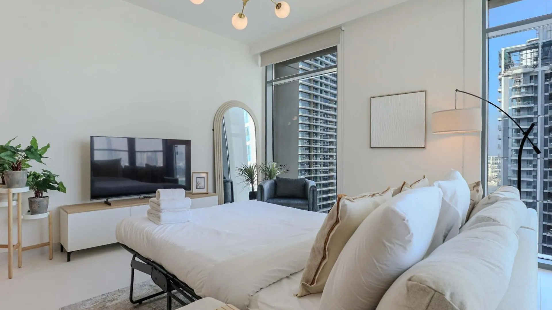 Elegant 2-Bedroom Retreat At Marina Vista 2 Dubai Apartment