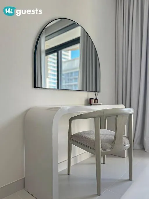 Elegant 2-Bedroom Retreat At Marina Vista 2 Dubai