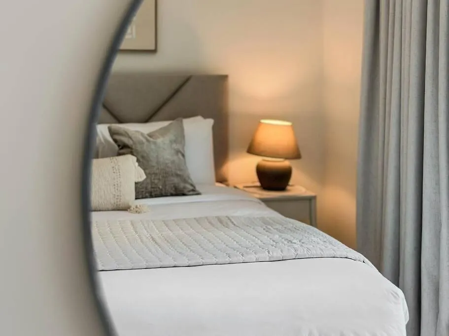Elegant 2-Bedroom Retreat At Marina Vista 2 Dubai
