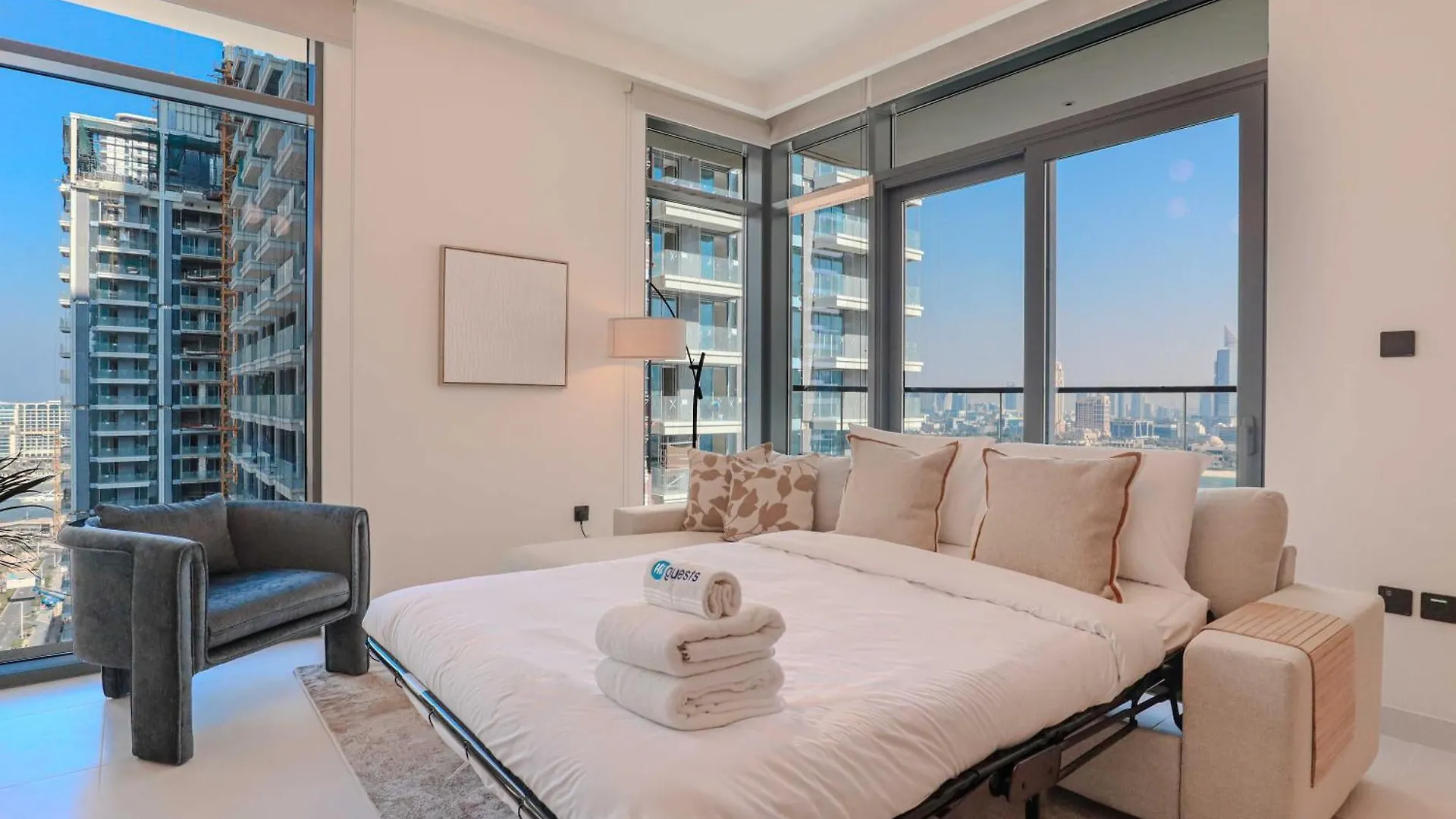 Apartment Elegant 2-Bedroom Retreat At Marina Vista 2 Dubai